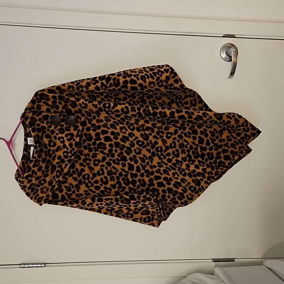 Le Moda Anima print black and brown button detail OS poncho NWOT - Picture 8 of 9